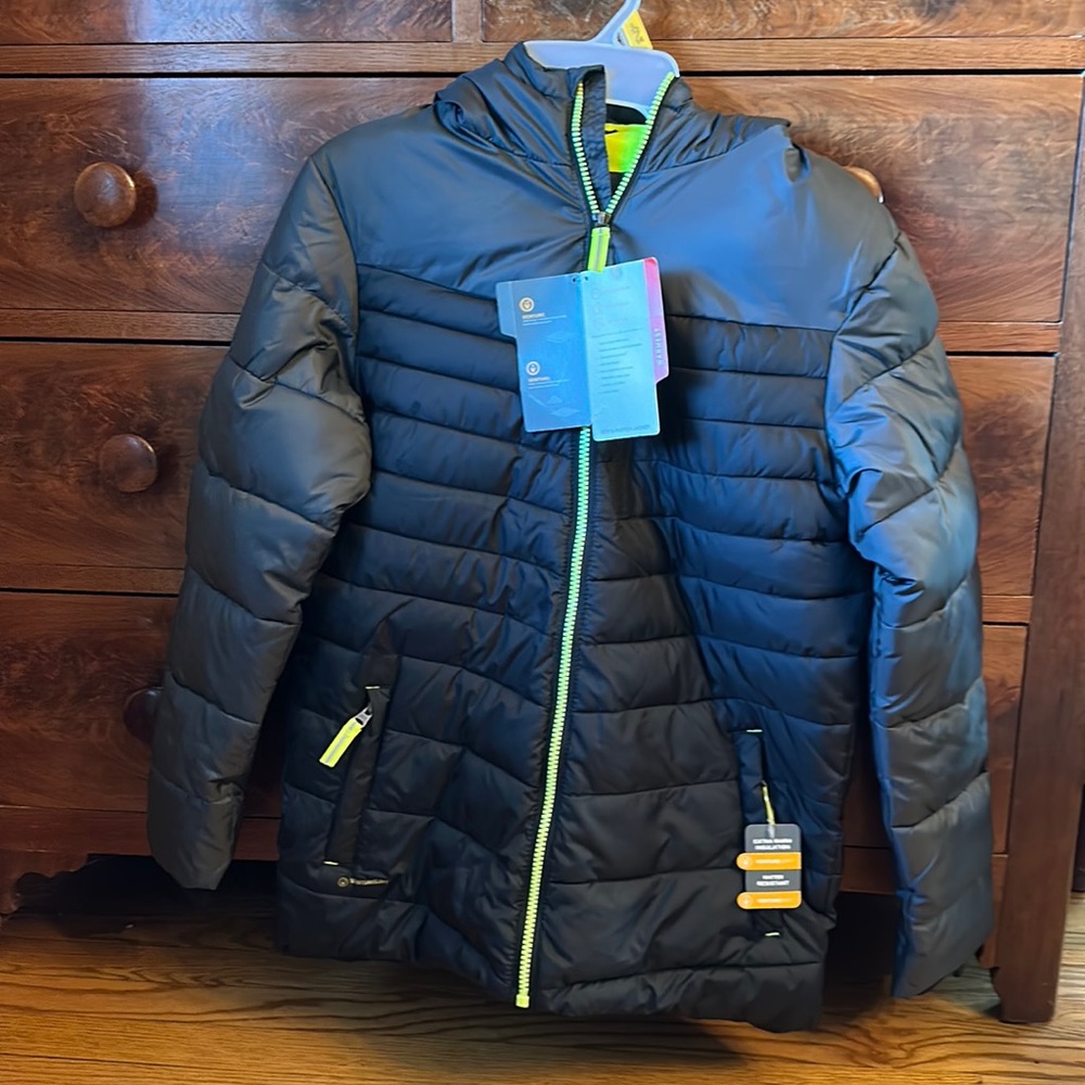 Boy’s Champion winter puffer jacket; Size L (12-14); NWT